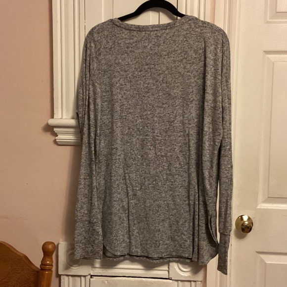 Athleta Gray Long Sleeve Relaxed Sweatshirt - Picture 2 of 3